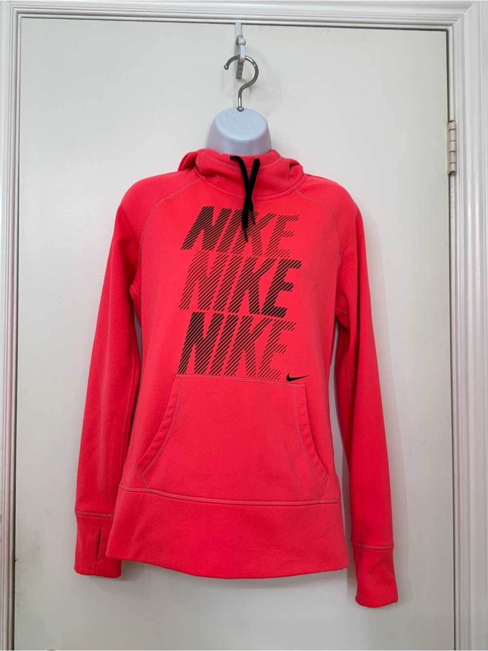 Nike Therma-Fit Hoodie Womens S Pink Neon Graphic Logo Fleece Pullover Thumbhole